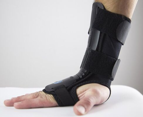 Demon United Flexmeter Wrist Guard Single Sided (Large) - Sold as a Pair in Saudi Arabia