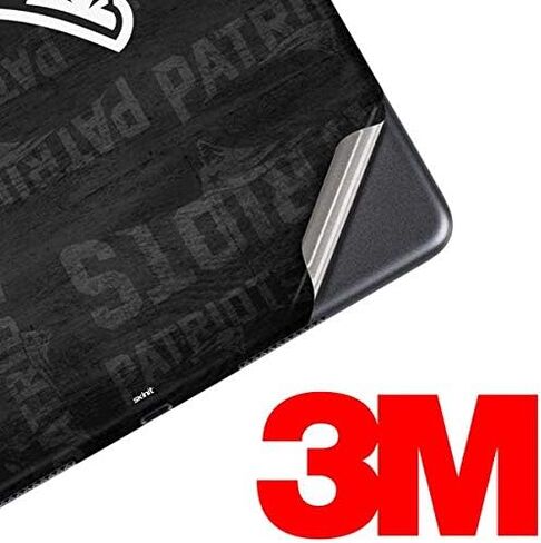 غلاف جهاز لوحي من Skinit متوافق مع iPad Air 2 - تصميم أسود وأبيض مرخص رسميًا من الدوري الوطني لكرة القدم الأمريكية (NFL New England Patriots). in Saudi Arabia