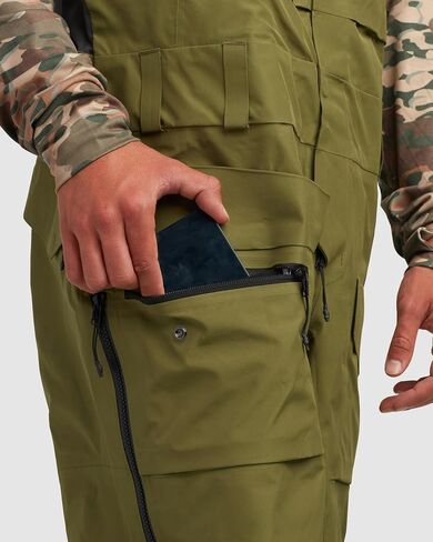 مريلة الثلج للرجال من Dakine Stoker Gore-tex 3l - مقاومة للماء مع Recco®، خالية من Pfas، طبقات مبطنة بالكامل in Saudi Arabia