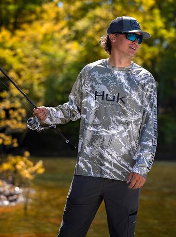 Huk Men's Pursuit Pattern Crew Long Long ، قميص الأداء in Saudi Arabia