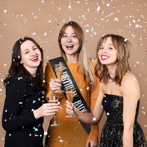 عيد ميلاد الحادي والعشرين Baddie Sash - Gold Glitter Sash with Black Foil Birthday Baddie Sash for Women and Men Funder Party Decorations Excalsions Baddie Association in Kuwait