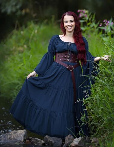 قرمزي الظلام عصر النهضة ملابس النساء قبالة الكتف الطويل جرس الأكمام من العصور الوسطى in Kuwait