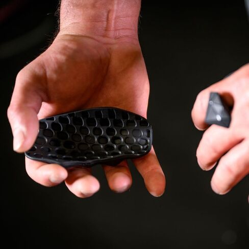Weight Lifting Grips for Men & Women, Non-Slip Rubber Gym Grips for Hand Protection, Weightlifting Grips for Workout, Dumbbell Gripper, Deadlift Grip Pad One Size (1 Pair) in Saudi Arabia