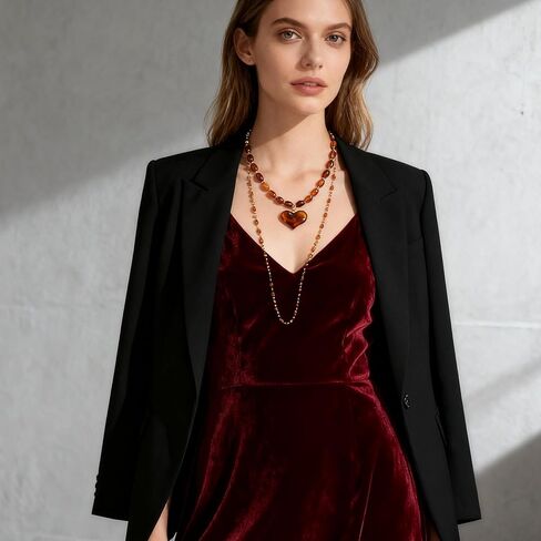 Amber Acrylic Chunky Heart Penadnt Necklace for Women Exaggerated Statement Puff Heart Choker Necklace in Kuwait