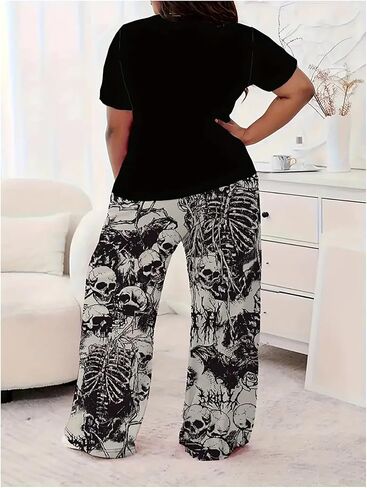 Verdusa Women's Plus Size 2 قطعة رسومات جمجمة Pajama مجموعة القوطي القوطية قصيرة Tee Top و Pants Loungewear in Kuwait