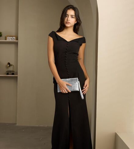 Small Gold Clutch Purse for Women, Metallic Envelope Handbag Evening Bag with Wristlet Strap in Kuwait