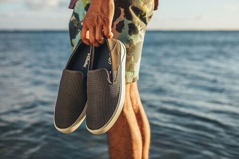 Olukai Lae'ahi Men's Slip on Shoes ، حذاء رياضة كل يوم متعدد الاستخدامات ، وشبكة خفيفة الوزن وتنفس ، وارتداء وراحة طوال اليوم ، Kona/Kona ، 10 in Saudi Arabia