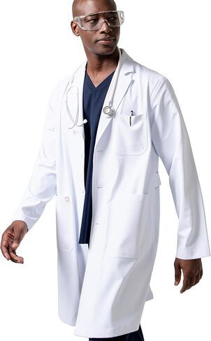 شورت الرجال ومعطف المختبر الطويل in Kuwait