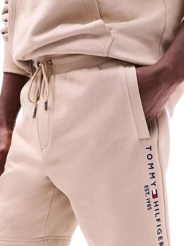 Tommy Hilfiger للرجال المطرز Tommy Logo Sweatshort ، Navy ، L. in Kuwait