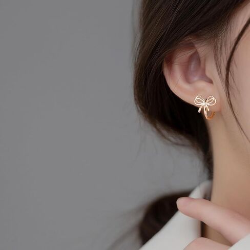 REFFEER SOLID 925 Sterling Silver Bow أقراط الشريط للنساء المراهقات Bowknot أقراط Huggie in Kuwait