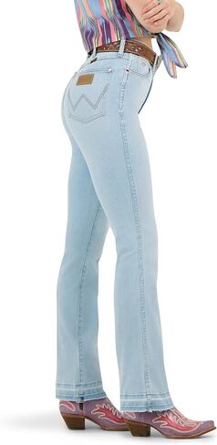 Wrangler Women's X Lainey Wilson Boot Huggers ، Blue Wash in Kuwait