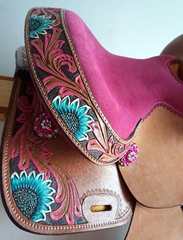 12 "سرج جلدي من Western Pony Youth مع زهرة مطلية باليد ومقعد من جلد الغزال المطابق in Kuwait