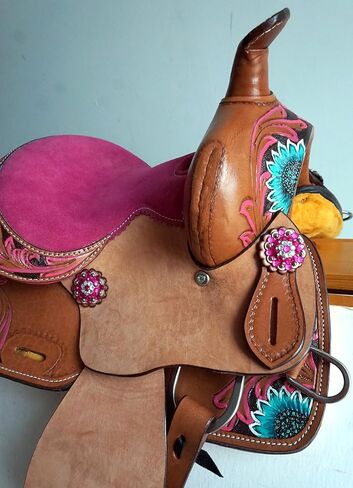 12 "سرج جلدي من Western Pony Youth مع زهرة مطلية باليد ومقعد من جلد الغزال المطابق in Kuwait