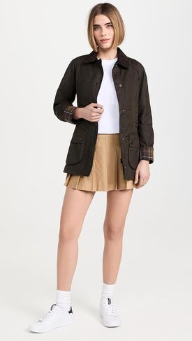 سترة شمعية Beadnell الكلاسيكية للنساء من Barbour in Kuwait