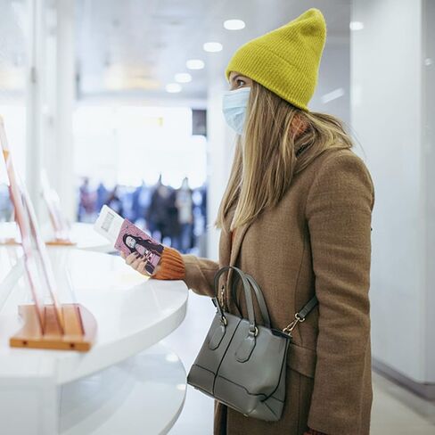 غطاء حامل جواز سفر جلدي من Anime Slayer، Kimetsu No Nezuko Tanjirou Cosplay محفظة جواز السفر حافظة بطاقة الائتمان للنساء والرجال (PAC-Slayer a 2404) in Kuwait