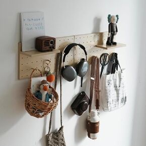 لوح خشبي ، لوحة ربط متينة لمنظم الشبكة الجدران ، تخزين وألواح العرض مع سنانير ونحاس (لون: البلوط) in Kuwait