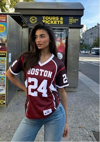 قمصان جيرسي للنساء الضخمات V الرقبة Tshirt رقم قميص رسومي غير رسمي y2k قمم Teee Tops in Saudi Arabia
