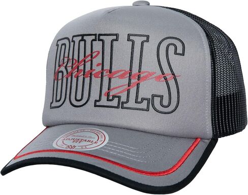 Mitchell & Ness NBA Team Royalty Trucker Cap Chicago Bulls, black, One Size in Saudi Arabia