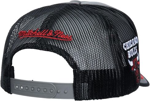 Mitchell & Ness NBA Team Royalty Trucker Cap Chicago Bulls, black, One Size in Saudi Arabia