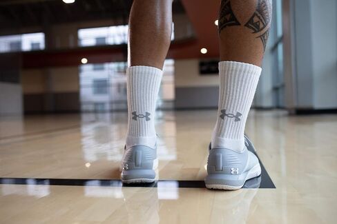 Under Armour Unisex-Adult Training Cotton Crew Socks 6 Pack in Saudi Arabia