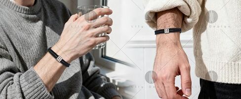 سوار الحبل الأولي المخصص للرجال ، الحبل الأسود المصنوع يدويًا قابلة للتعديل ， 7-13 بوصة ， سوار سحر حرف من الفولاذ المقاوم للصدأ A-Z ， هدايا للرجال ， الإخوة in Kuwait