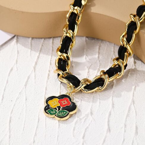 1 Pcs Vintage Pendant Necklace Women Girls Aesthetic Jewelry Necklace Sweater Chain Collarbone Chain in Saudi Arabia