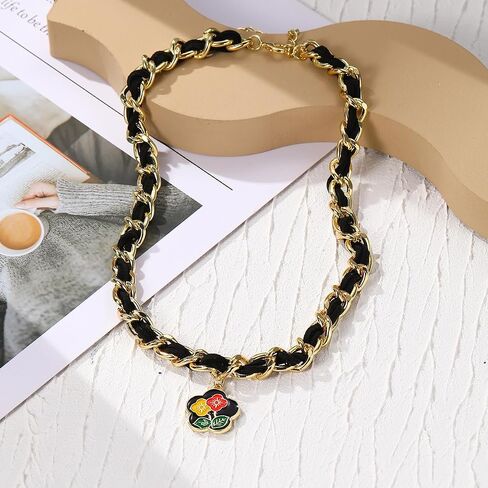 1 Pcs Vintage Pendant Necklace Women Girls Aesthetic Jewelry Necklace Sweater Chain Collarbone Chain in Saudi Arabia