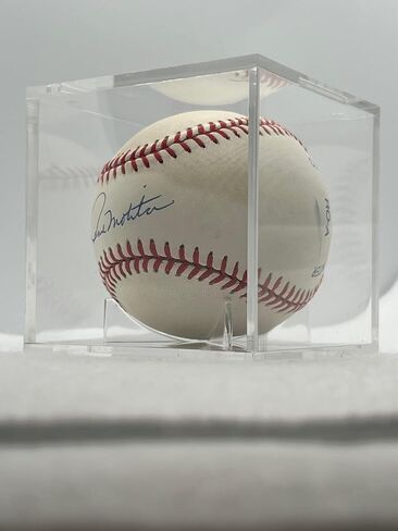 Paul Molitor Autographed Baseball (Orioles) - Ships in Baseball Cube No COA in Saudi Arabia