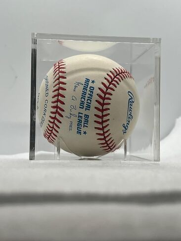 Paul Molitor Autographed Baseball (Orioles) - Ships in Baseball Cube No COA in Saudi Arabia