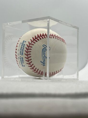 Paul Molitor Autographed Baseball (Orioles) - Ships in Baseball Cube No COA in Saudi Arabia