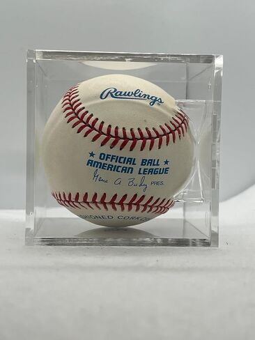 Paul Molitor Autographed Baseball (Orioles) - Ships in Baseball Cube No COA in Saudi Arabia