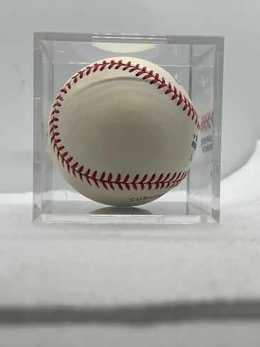 Paul Molitor Autographed Baseball (Orioles) - Ships in Baseball Cube No COA in Saudi Arabia