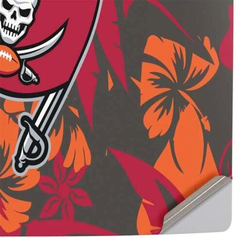 ملصق Skinit المخصص للألعاب متوافق مع وحدة تحكم PS5 - تصميم شعار كبير مرخص رسميًا من NFL Tampa Bay Buccaneers in Saudi Arabia