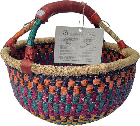 سلة أفريقية مستديرة ملونة فاخرة - مستديرة متوسطة مقاس 14 بوصة - من تصميم نساء السوق في بولجاتانجا، غانا مع مشروع خشب القلب الأفريقي - GBMRC (معبأة بشكل مسطح) in Kuwait