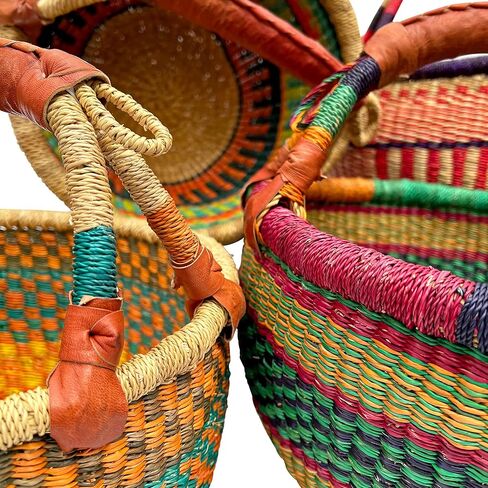 سلة أفريقية مستديرة ملونة فاخرة - مستديرة متوسطة مقاس 14 بوصة - من تصميم نساء السوق في بولجاتانجا، غانا مع مشروع خشب القلب الأفريقي - GBMRC (معبأة بشكل مسطح) in Kuwait