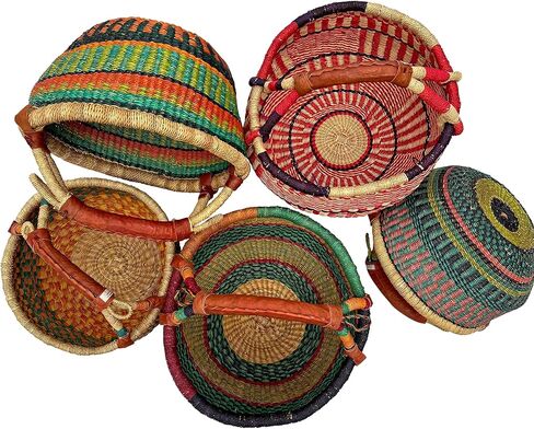 سلة أفريقية مستديرة ملونة فاخرة - مستديرة متوسطة مقاس 14 بوصة - من تصميم نساء السوق في بولجاتانجا، غانا مع مشروع خشب القلب الأفريقي - GBMRC (معبأة بشكل مسطح) in Kuwait