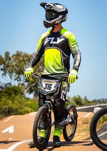 خوذة Fly Racing Rayce للدراجة الجبلية كاملة الوجه/BMX - معتمدة من ASTM F1952 DH، CPSC 1203، CE EN1078، هيكل من سبائك البوليستر، تهوية TFV، بطانة قابلة للإزالة in Saudi Arabia