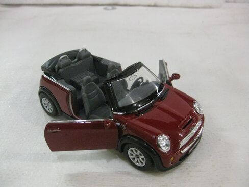 Mini Cooper S قابلة للتحويل في مقياس Diecast الأصفر 1:28 بواسطة Kinsmart in Kuwait