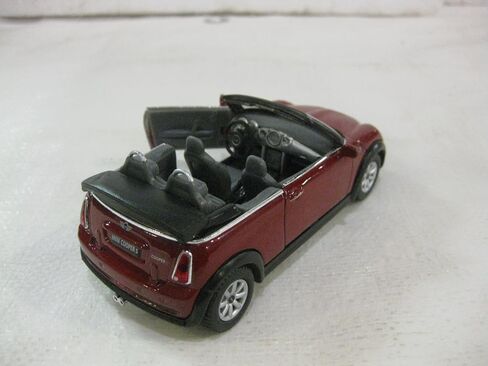 Mini Cooper S قابلة للتحويل في مقياس Diecast الأصفر 1:28 بواسطة Kinsmart in Kuwait