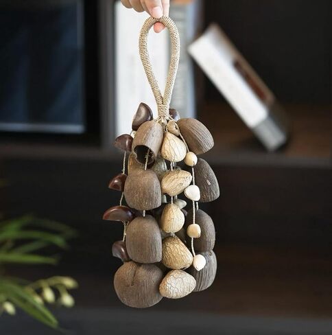 أجراس الرياح الطبيعية المصنوعة يدويًا، خشخشة تقليدية لليوجا والتأمل وشفاء الصوت، تصميم بني متعدد الأصداف مع سلسلة من القنب in Kuwait