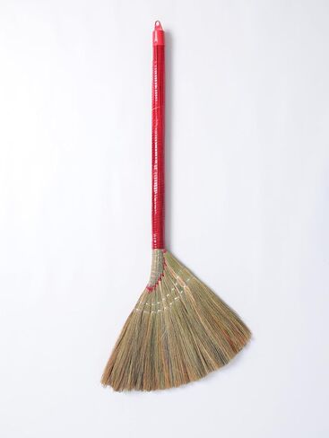 Coco Deluxe Vietnamese Natural Straw Broom /40 "مكنسة عشبية ناعمة مصنوعة يدويًا للداخلية والخارجية /تشوي بونغ كاب CAO CAP (1) in Kuwait