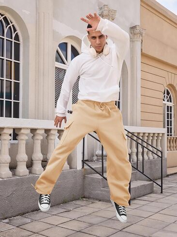 Men's Heavyweight Fleece Cargo Pants Baggy Sweatpants Wide Leg Sweats with Pockets in Saudi Arabia