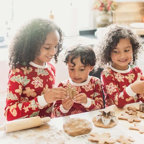 Burt's Bees Baby Family مطابقة بيجامات العطلات - PJs القطن العضوي للرضع والأطفال الصغار والأطفال والرجال والنساء in Saudi Arabia