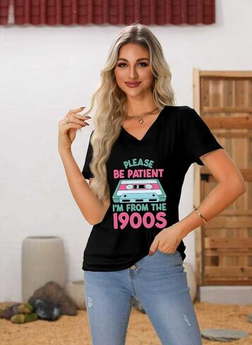 يرجى التحلي بالصبر أنا من قميص القرن العشرين المحملات الرسومية القديم 90s البلد تي القمصان الخامس in Saudi Arabia