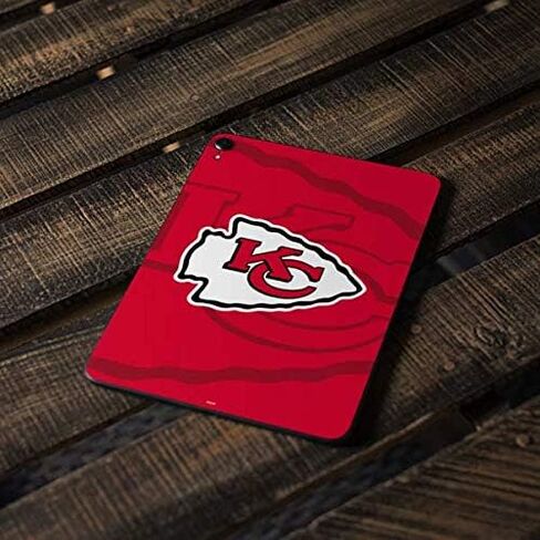 غلاف جهاز لوحي من Skinit متوافق مع iPad Pro 11in (2021) - تصميم مزدوج الرؤية مرخص رسميًا من NFL Kansas City Chiefs in Saudi Arabia