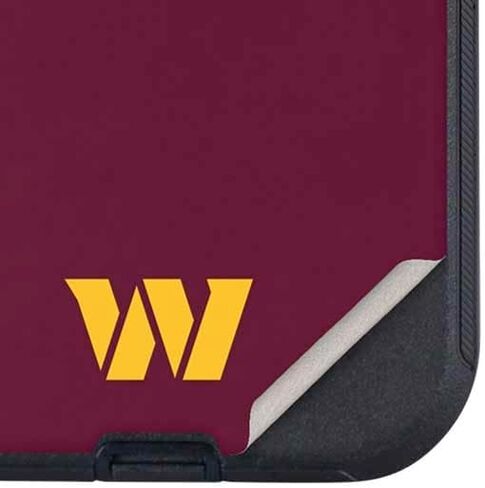 غلاف هاتف Skinit متوافق مع OtterBox Defender iPhone 14 - تصميم سلسلة أداء NFL Washington Commanders المرخص رسميًا in Saudi Arabia