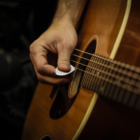 Stainless Steel Engraving Guitar Pick, Singer Quotes 'just Be Yourself There Is No One Better' Guitar Pick Gift for Friend Fans Musician Guitar Player Birthday Gifts in Saudi Arabia