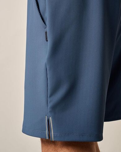 Johnnie-O Jumpin shropbed performance shorts in Kuwait