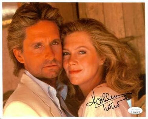 Athlon Sports CTBL-027772 Kathleen Turner Signed 1985 The Jewel of The Nile 8 x 10 in. Photo - JSA No.II11613 with Michael Douglas in Saudi Arabia