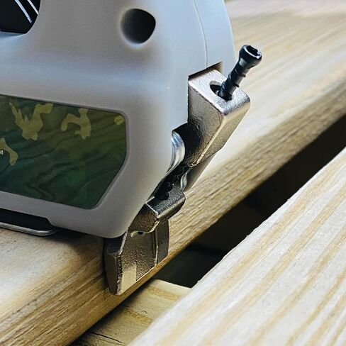 CAMO Marksman Pro-X1 Kit, Deck Tool, 700 Edge Screws & Bits, Edge Fastening Installation, 1/16" Spacing, Fits 5-1/4-5-3/4" Wood Decking in Kuwait